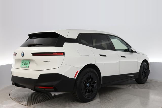 2025 BMW iX — photo 2 of 23