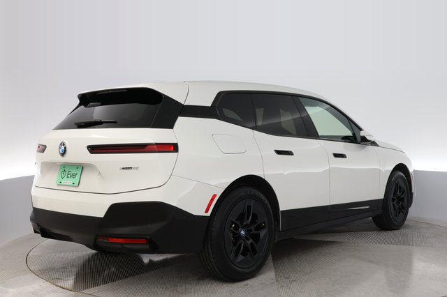 2025 BMW iX — photo 2 of 23