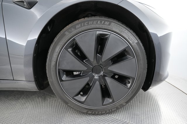 2025 Tesla Model 3 — photo 16 of 24