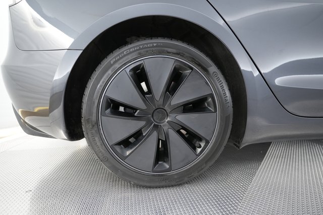 2025 Tesla Model 3 — photo 17 of 24