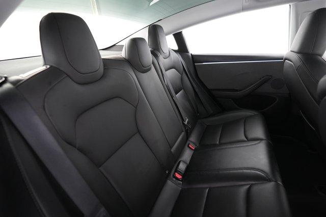 2025 Tesla Model 3 — photo 4 of 24