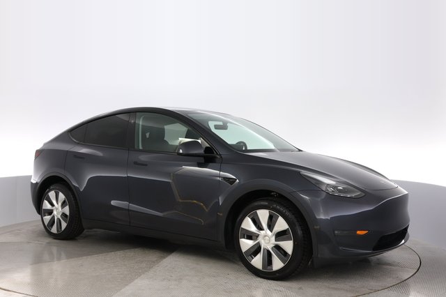 2024 Tesla Model Y — photo 11 of 24