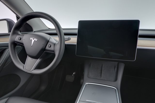 2024 Tesla Model Y — photo 20 of 24