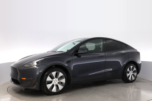 2024 Tesla Model Y — photo 14 of 24