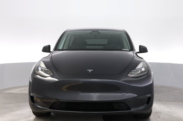 2024 Tesla Model Y — photo 9 of 24