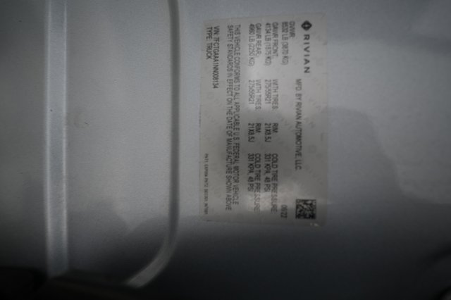 2022 Rivian R1T — photo 21 of 21