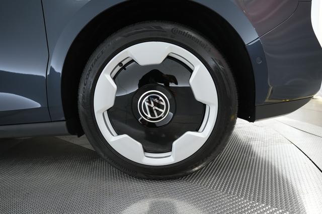 2025 Volkswagen ID.Buzz — photo 7 of 24