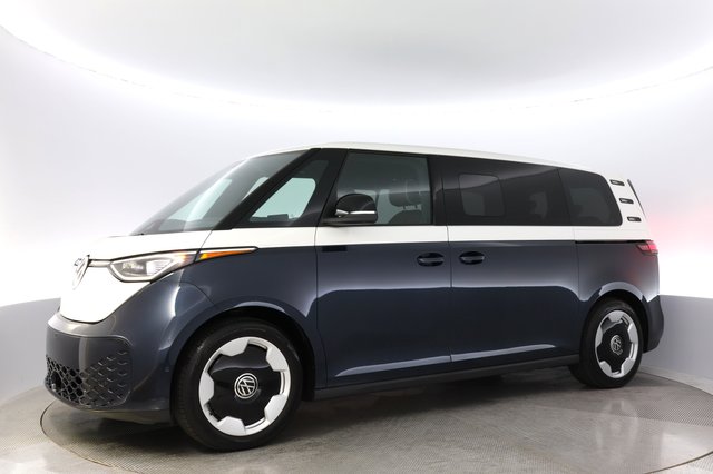 2025 Volkswagen ID.Buzz — photo 14 of 24