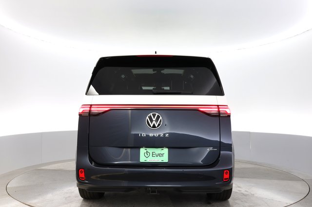2025 Volkswagen ID.Buzz — photo 12 of 24