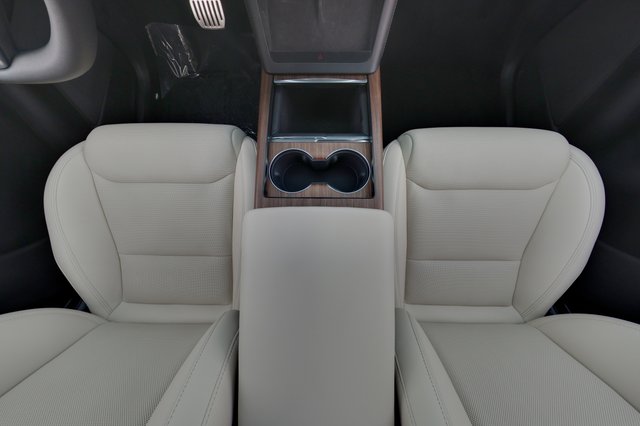 2026 Tesla Model X — photo 24 of 26