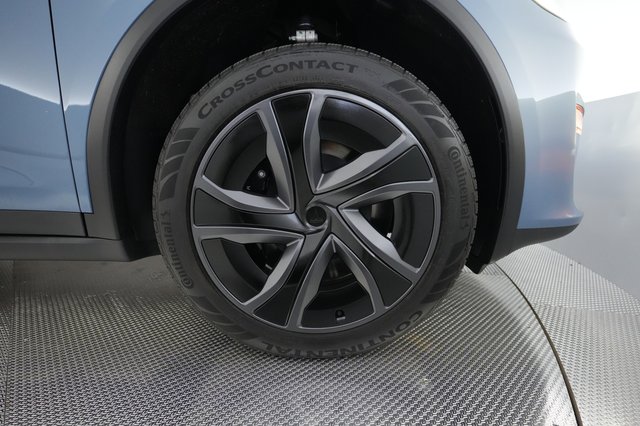 2026 Tesla Model X — photo 16 of 26