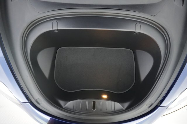 2018 Tesla Model 3 — photo 23 of 24