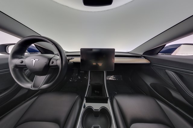 2018 Tesla Model 3 — photo 21 of 24