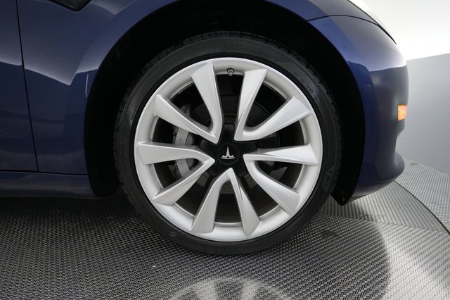 2018 Tesla Model 3 — photo 16 of 24