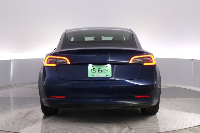 2018 Tesla Model 3 — photo 12 of 24