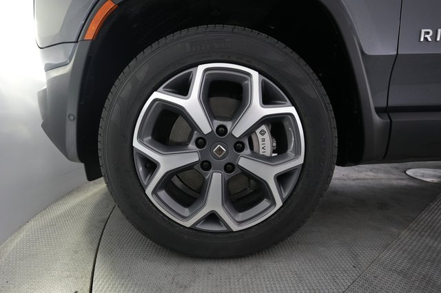 2024 Rivian R1T — photo 15 of 25