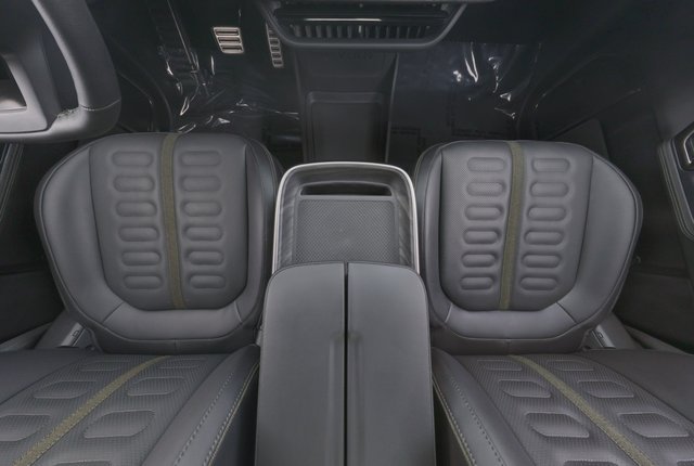 2024 Rivian R1T — photo 22 of 25