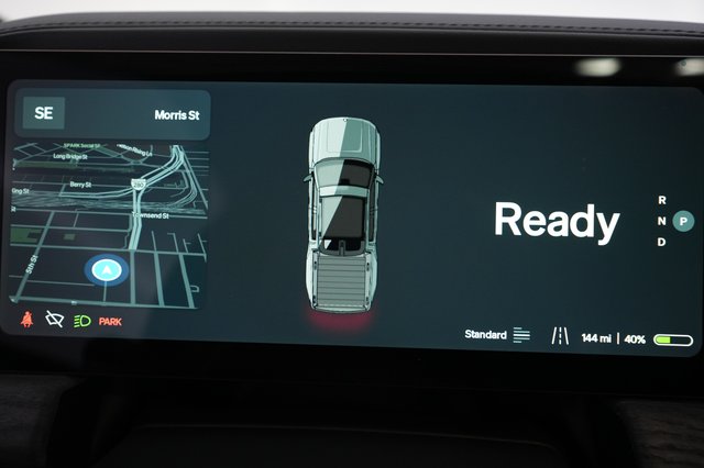 2024 Rivian R1T — photo 23 of 25