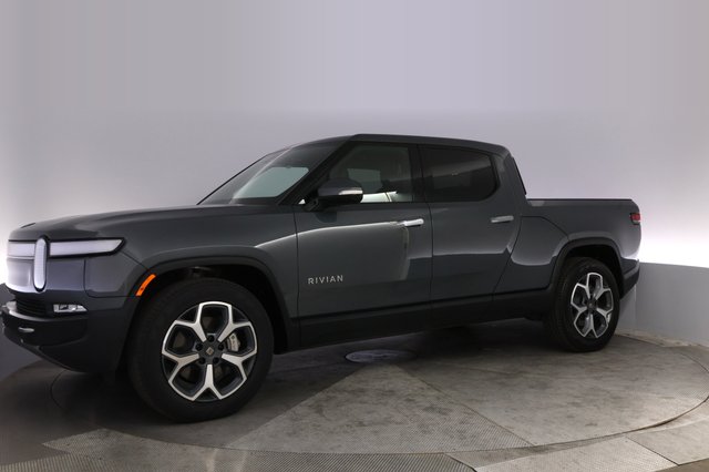 2024 Rivian R1T — photo 14 of 25