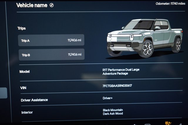 2024 Rivian R1T — photo 5 of 25