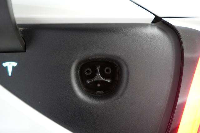 2019 Tesla Model 3 — photo 8 of 26