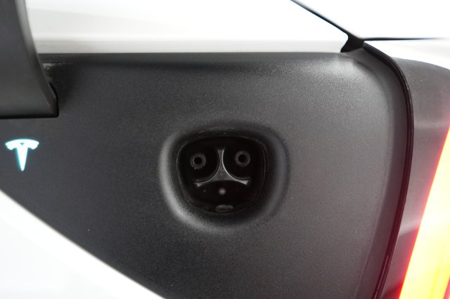 2019 Tesla Model 3 — photo 8 of 26