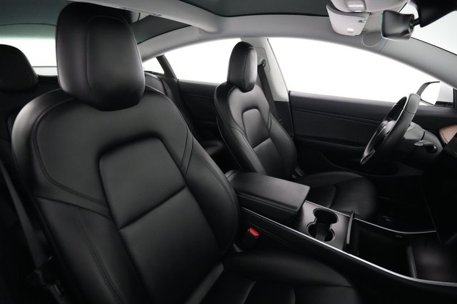 2019 Tesla Model 3 — photo 18 of 26
