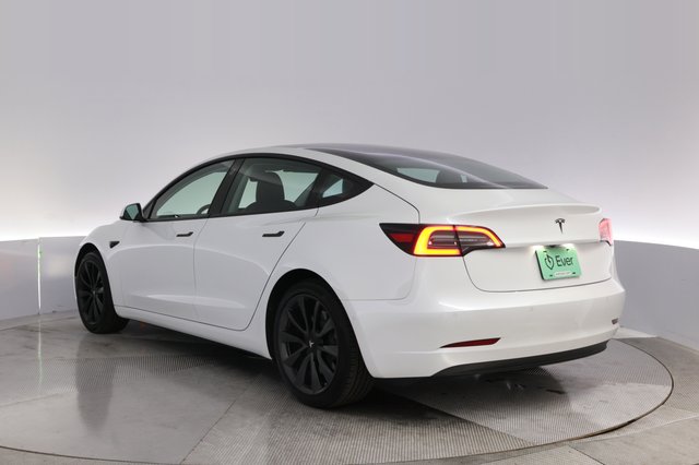 2019 Tesla Model 3 — photo 13 of 26