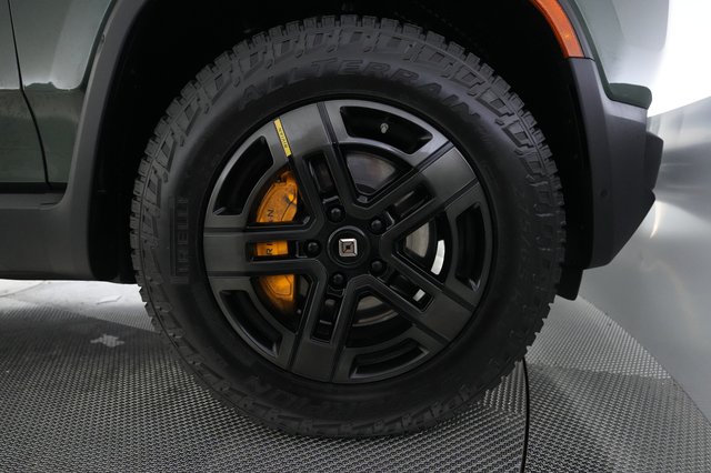 2022 Rivian R1T — photo 16 of 28