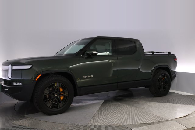 2022 Rivian R1T — photo 14 of 28