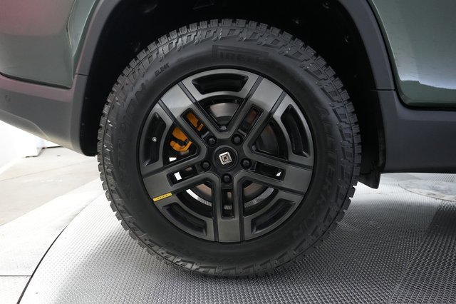 2022 Rivian R1T — photo 17 of 28