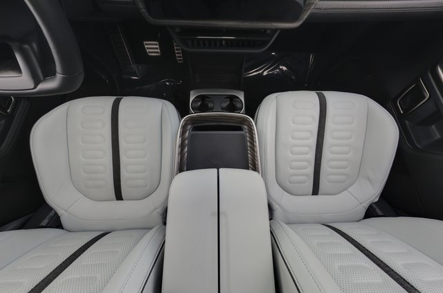 2022 Rivian R1T — photo 22 of 28
