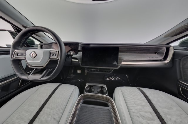 2022 Rivian R1T — photo 21 of 28
