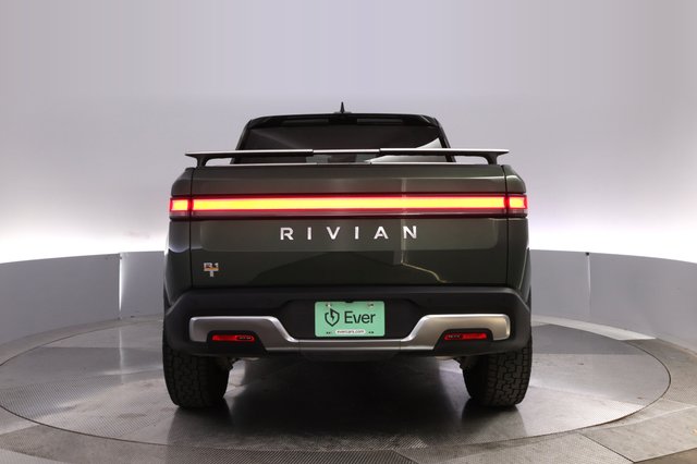 2022 Rivian R1T — photo 12 of 28