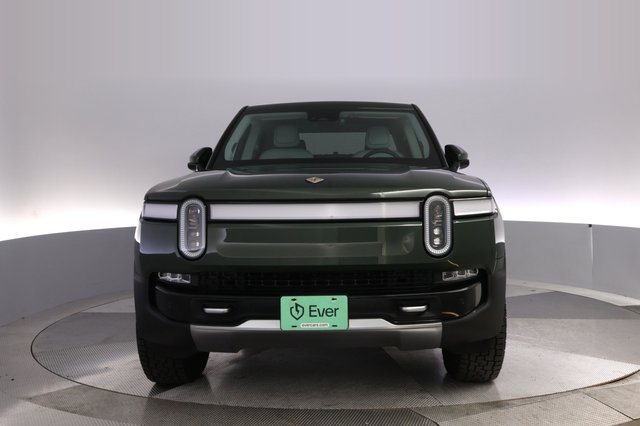 2022 Rivian R1T — photo 9 of 28