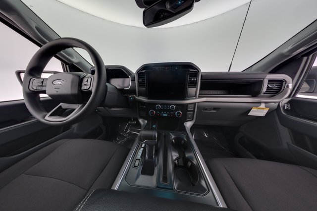 2024 Ford F-150 Lightning — photo 14 of 21