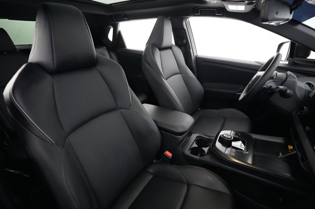 2026 Toyota bZ — photo 18 of 27