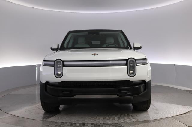 2025 Rivian R1S — photo 9 of 27