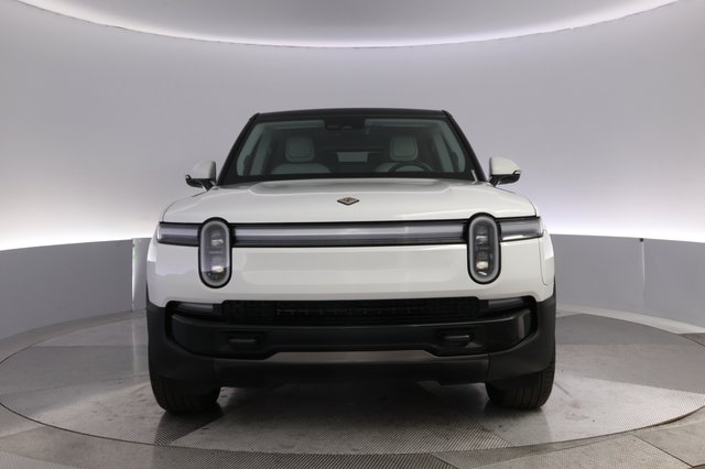 2025 Rivian R1S — photo 9 of 27