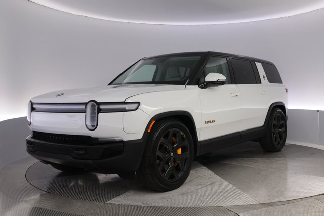 2025 Rivian R1S — VIN 7PDSGCBP1SN068080