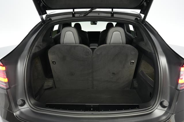 2024 Tesla Model X — photo 6 of 28