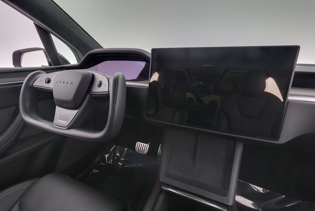 2024 Tesla Model X — photo 22 of 28