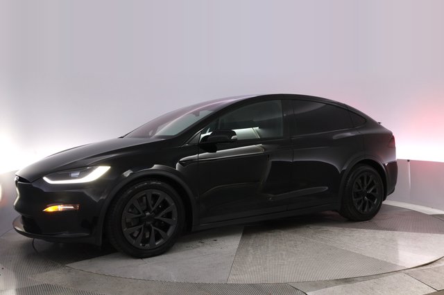 2024 Tesla Model X — photo 14 of 28