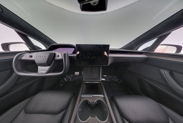 2024 Tesla Model X — photo 23 of 28