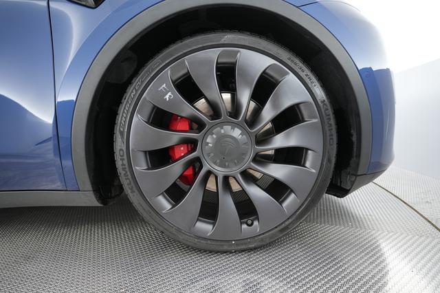 2021 Tesla Model Y — photo 7 of 24