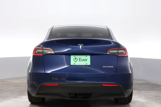 2021 Tesla Model Y — photo 12 of 24