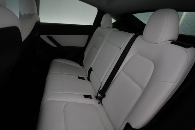 2021 Tesla Model Y — photo 19 of 24