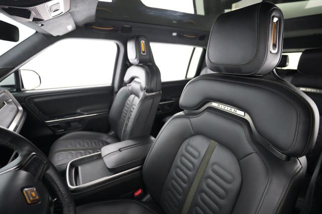 2023 Rivian R1S — photo 3 of 27