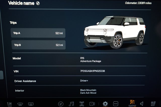 2023 Rivian R1S — photo 5 of 27