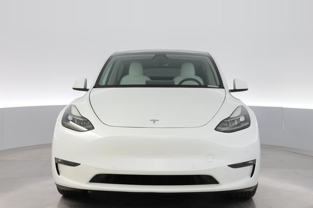 2022 Tesla Model Y — photo 9 of 26